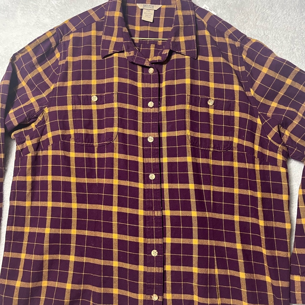 Duluth Trading Company Womens Flannel Shirt Long Sleeves 2 Pockets Plum & Gold